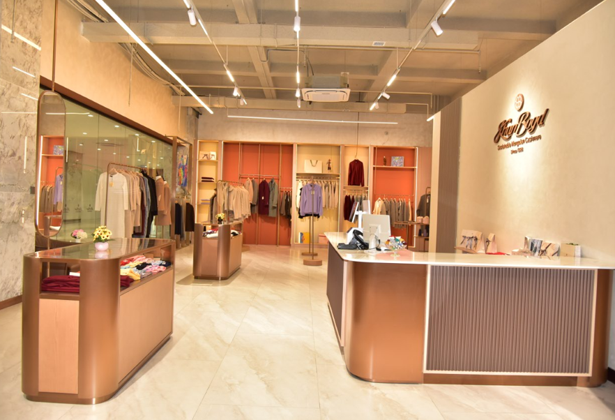 United Mall дахь Khan Bogd Cashmere дэлгүүрийн тансаг дотоод орчин